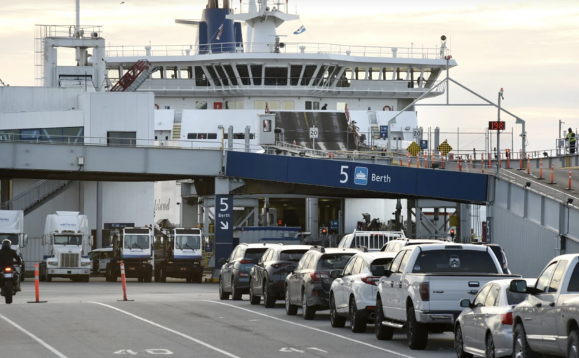 三名男子拒絕在渡輪上佩戴口罩並威脅乘客被捕