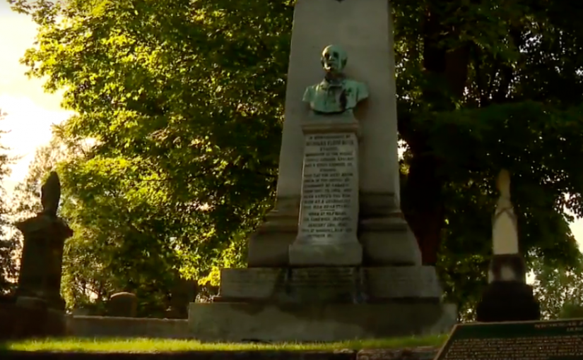 原住民寄宿學校事件曝光　令修葺前總理墳墓變得棘手