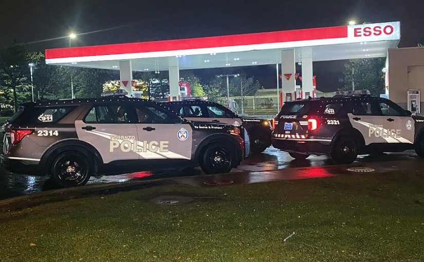 私售手機期間 賣家背部被利器刺傷