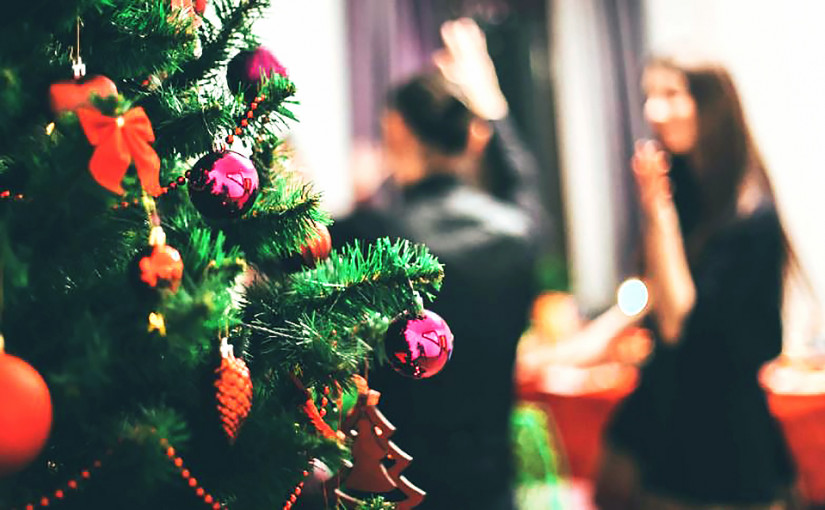 近半加人假日聚會不會採取社交距離措施