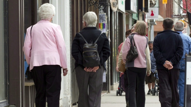 領取政府疫情救援金得不償失？低收入長者和家庭收入驟減