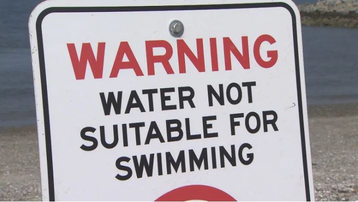 大雨導致廢水流出 維多利亞建議居民避免在兩個地區水域下水