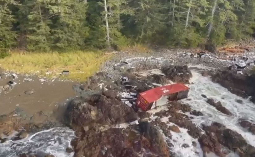 貨輪Zim Kingston號 仍有105個貨櫃下落不明