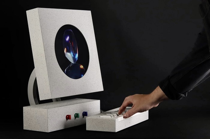 【科技生活/有片】設計師Love Hultén互動合成器 限量10台實體NFT出售