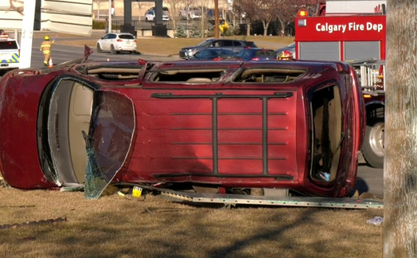 卡加利Macleod Trail 發生肇事逃逸交通事故 7架車輛被撞