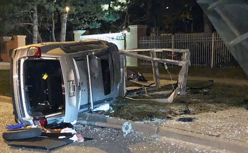 北約克汽車衝出路面撞電線杆 1人受重傷送院