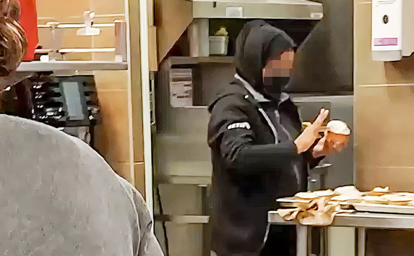 【有片】Tim Hortons員工用手指塗糖霜 經理指正常