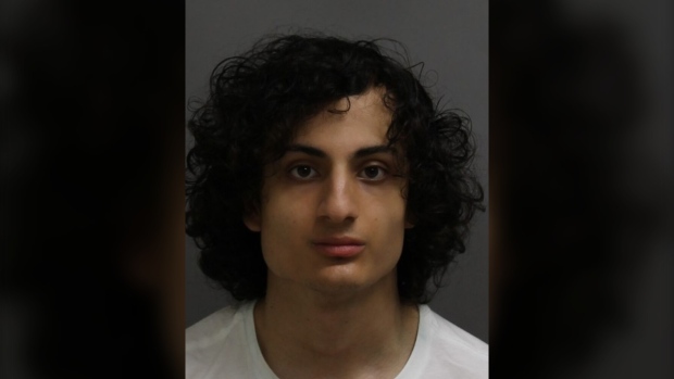 縱火北約克餐館致18歲男子喪生 19歲男子受通緝