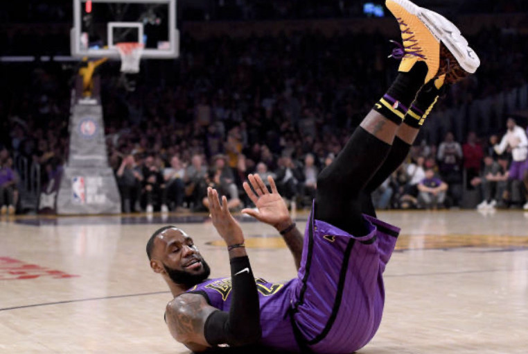 【馬非體評 (131)】大帝也行衰運