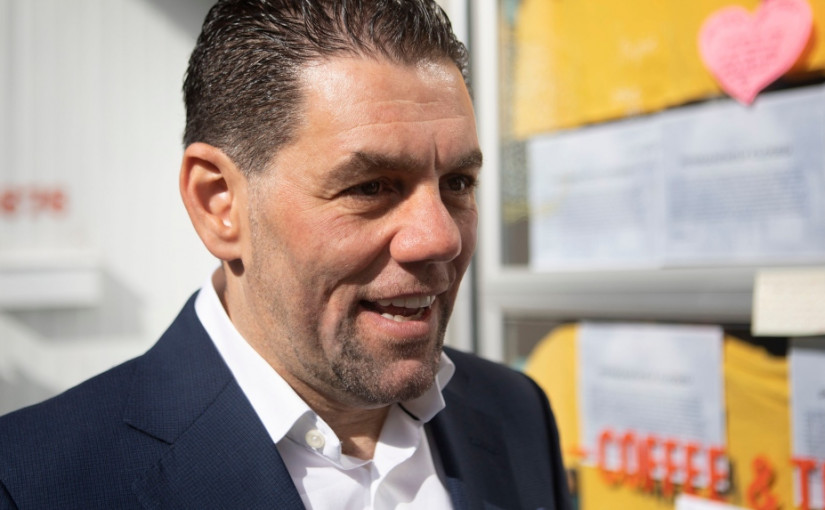 「加拿大夢」真實故事：難民出身的行政總裁獲頒加拿大勳章