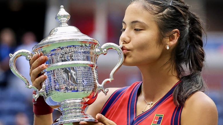 多倫多出生拉杜卡努 膺WTA年度最佳新人