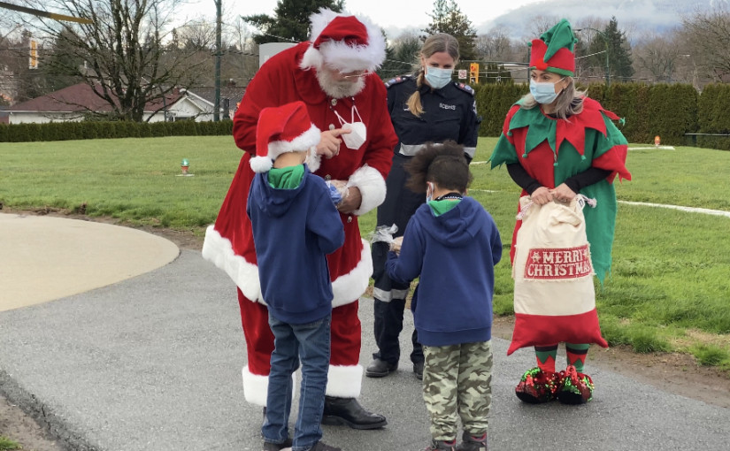 【視頻新聞】聖誕老人乘直升機兒童醫院送祝福