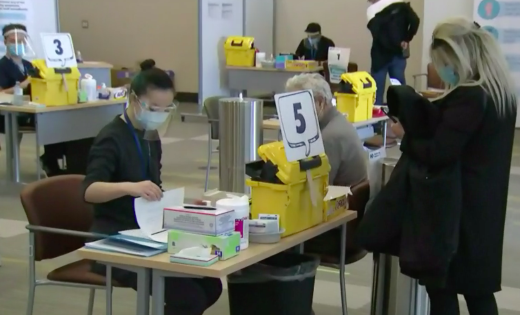 加拿大雇主面臨勞動力短缺　接納未接種疫苗者