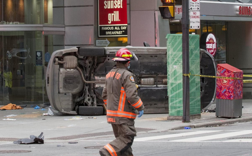 多倫多市中心嚴重車禍 「炮彈飛車」剷行人路8傷2危殆