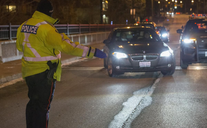【視頻新聞】警方公佈醉駕視頻以作警示 司機蛇形駕車、撞毀消防栓、輪胎飛掉