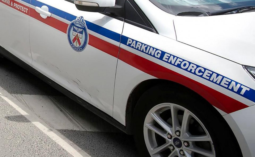 高速公路故意撞停車執法組車輛 警追緝涉案司機