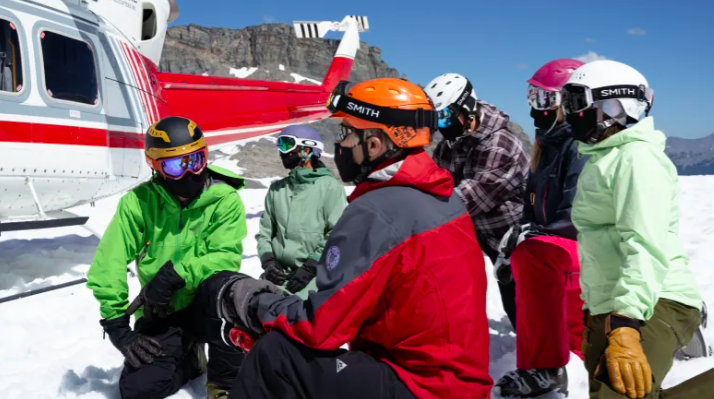 奧密克戎肆虐　直升機滑雪行業面臨壓力