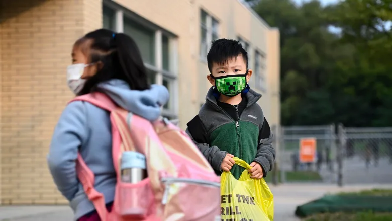 政府籲升級口罩防奧密   專家指N95未必合兒童 