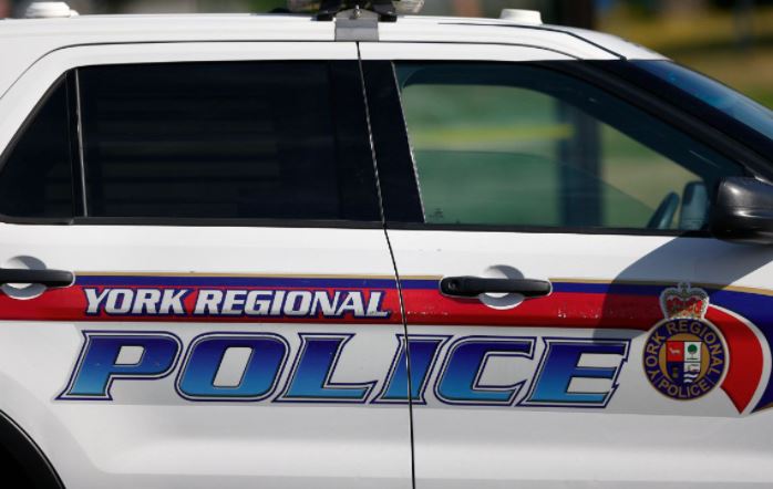 萬錦市電話店遭2名疑似持槍賊人劫走大量手機