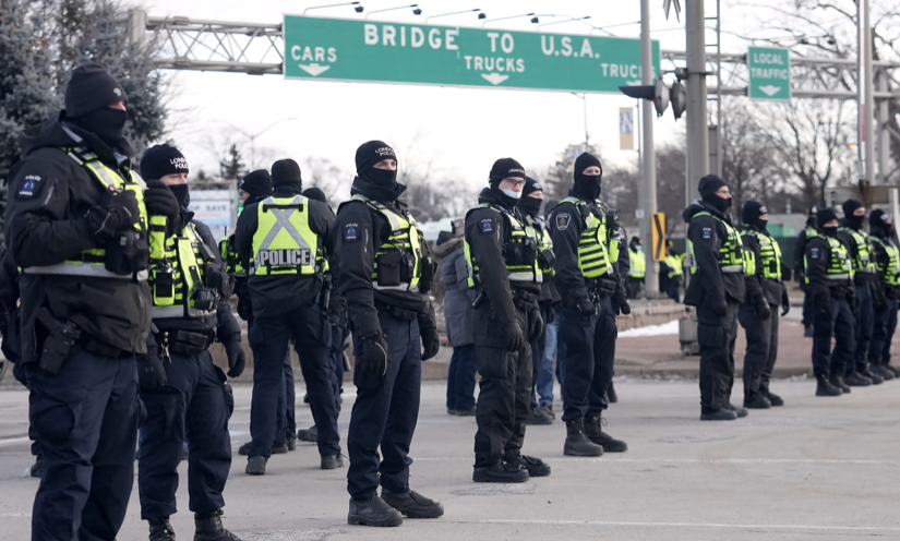 溫莎警方周六開始驅離大使橋抗議者