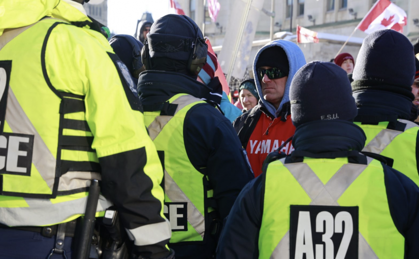 【有片】渥太華警方：抗議者開始暴力抗警