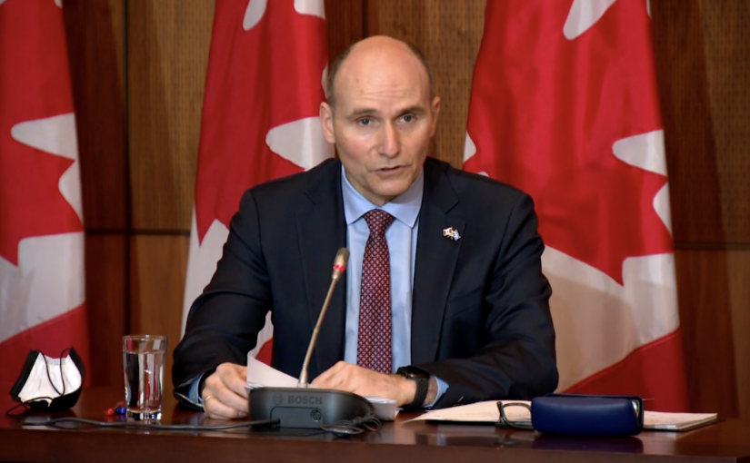 加拿大周一起放寬對完全接種疫苗旅客的抵達測試　