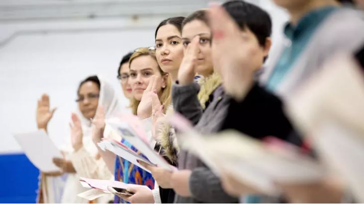 加拿大移民部尋求恢復對技術工人「特快入境」抽籤