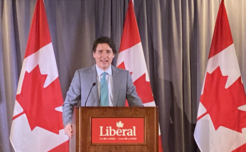 杜魯多溫市中心亮相 百名反對者酒店外抗議