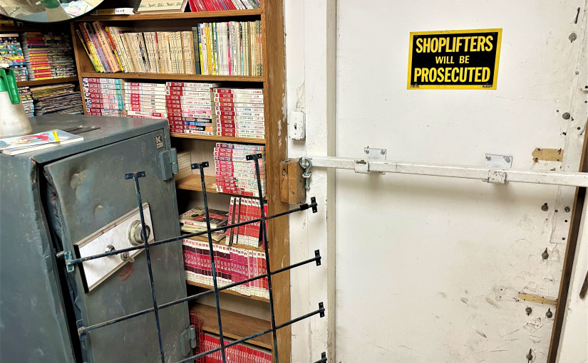 華埠商家經常成盜賊目標 本報記者採訪中途幫追返手機