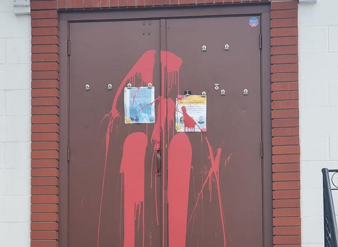 卡加利俄羅斯教堂遭到破壞