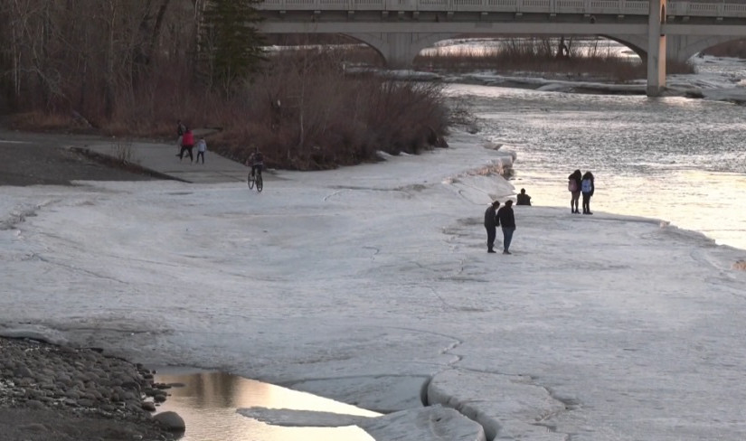 卡加利天氣回暖 市政府籲市民遠離冰面