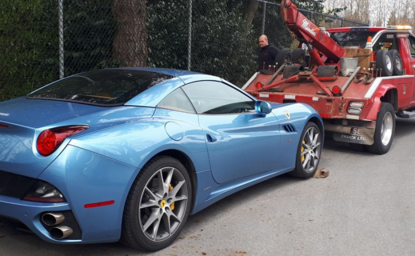 一名駕駛法拉利人士　超速近兩倍後被扣查