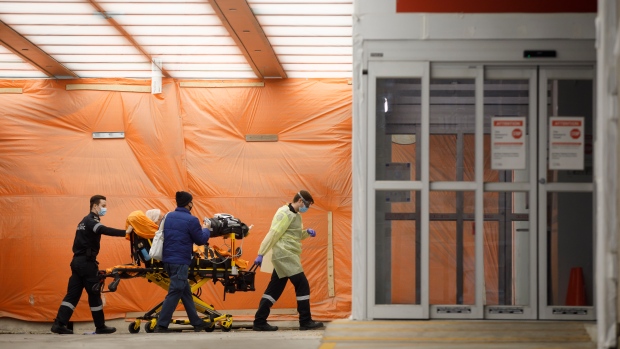 安省再有13人染疫病歿 需深切治療新冠病人降到200人以下