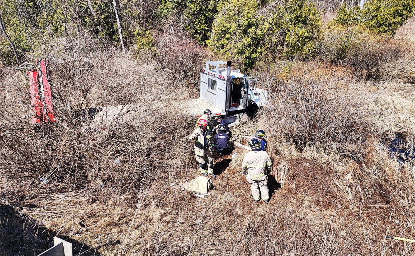貨車突駛入對頭線 迎頭被撞私家車司機當場死亡