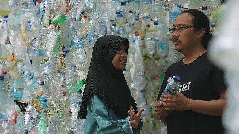 加媒揭不合規回收廢品輸出  環保人士呼籲加國「自食其力」