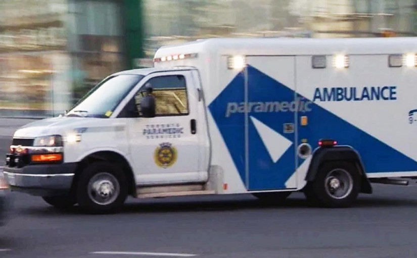 北約克騎單車男子被車撞倒重傷送院