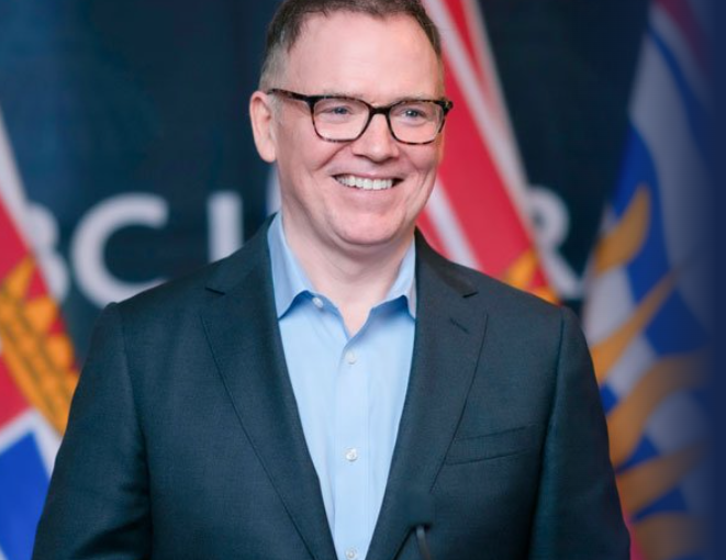 馮宜幹發表勝選感言