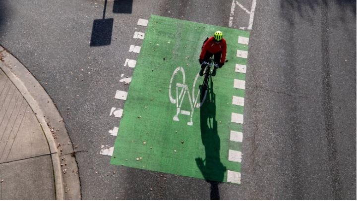 卑詩保險公司修改政策 某些碰撞事故中 不向騎單車者和行人收取損壞費用