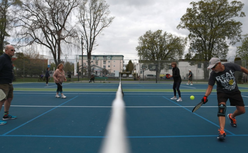 卑詩維市的皮克球運動員因發出噪音 被禁進入部分網球場