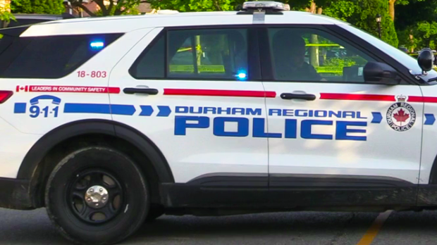 汽車偏離路面側翻撞樹 司機當場死亡