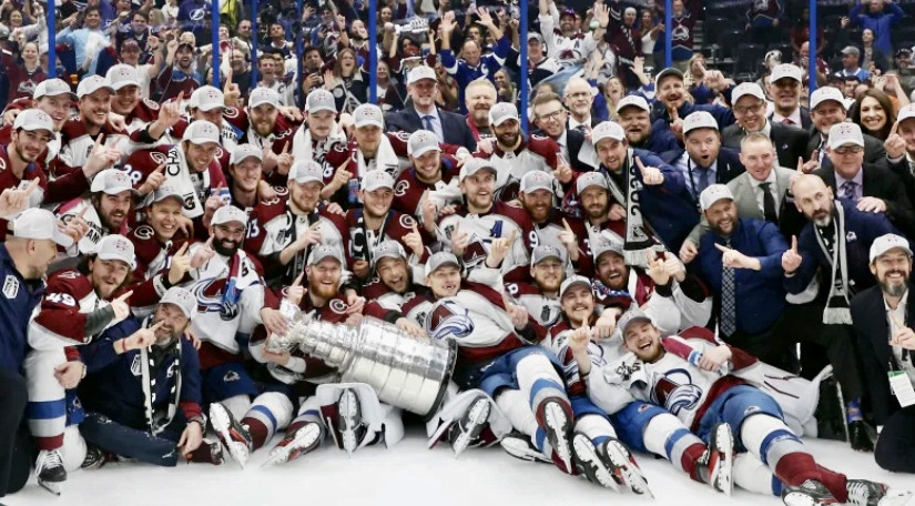 坦帕灣負2:4三連冠夢破  科羅拉多重溫21年美夢