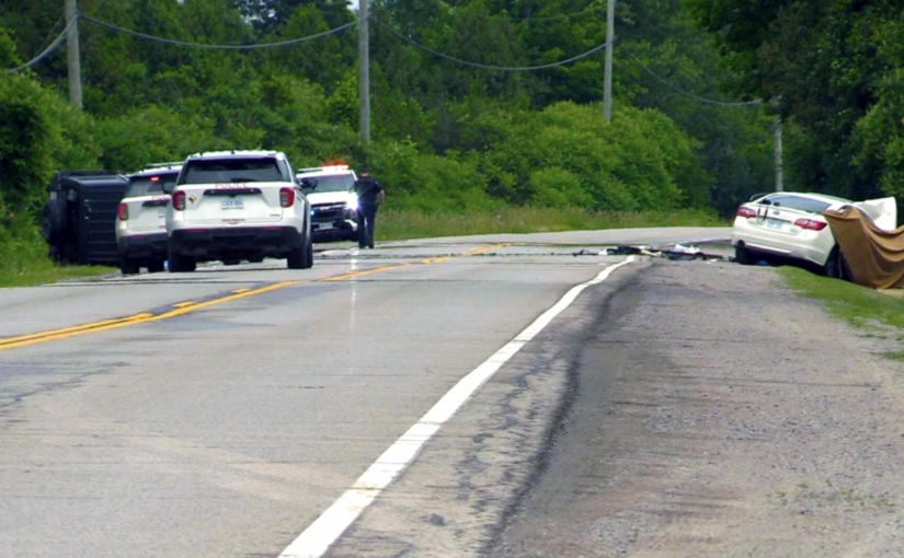 兩車相撞一車三人死亡 另一車女子和兒童重傷