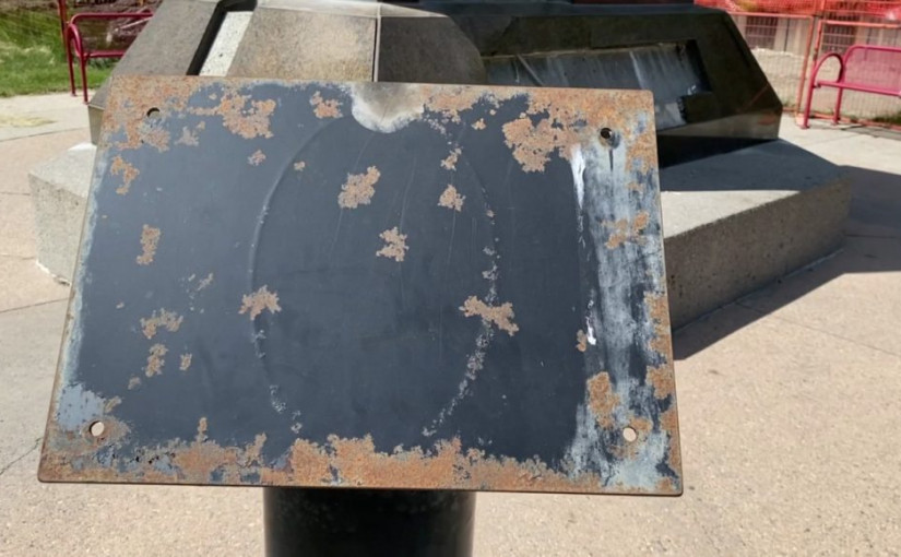 卡加利市中心公園和小徑數十塊牌匾被盜