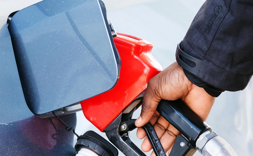 今日記得將汽車加滿油 周四起汽油價格又回升