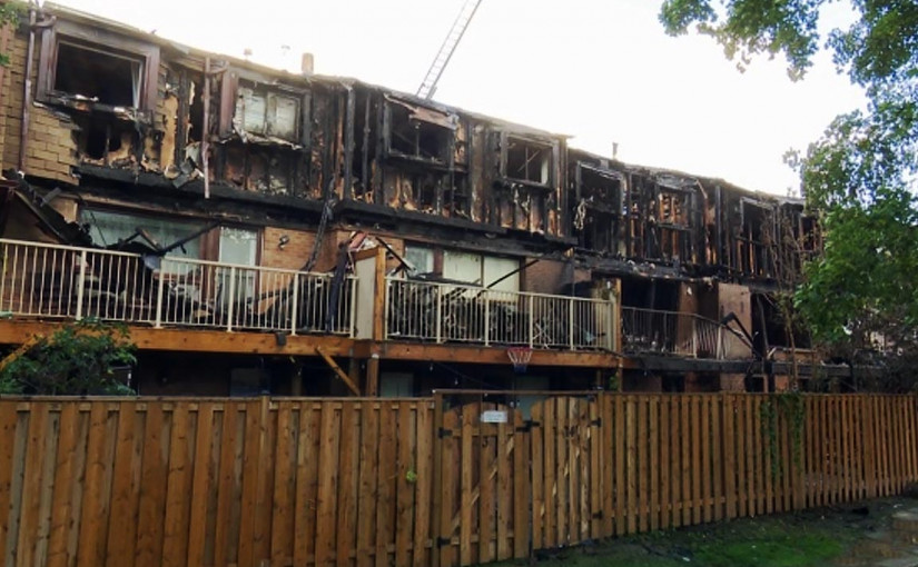 烈治文山鎮屋火警 6單位被燒毀