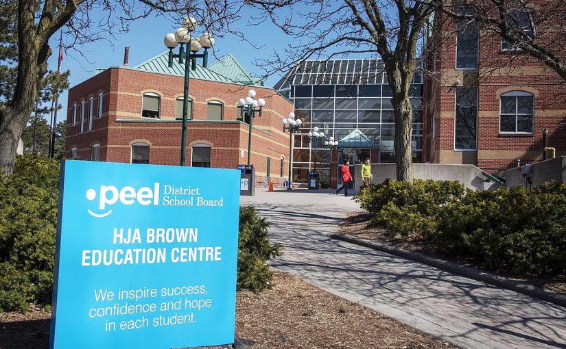 皮爾區教育局強烈建議新學年所有師生校內戴口罩