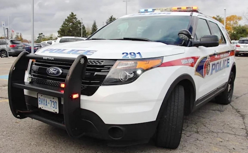 烈治文山2男持槍攔途截劫 搶走萬事得3房車