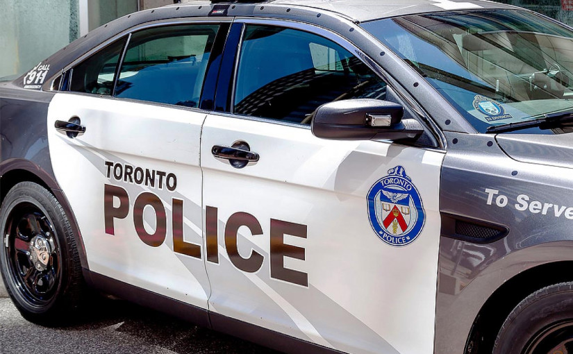 士嘉堡連環劫車案 警追捕2男1女