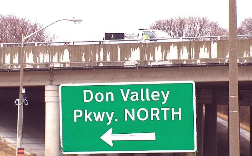 DVP發生9車相撞事故 交通相當擠塞