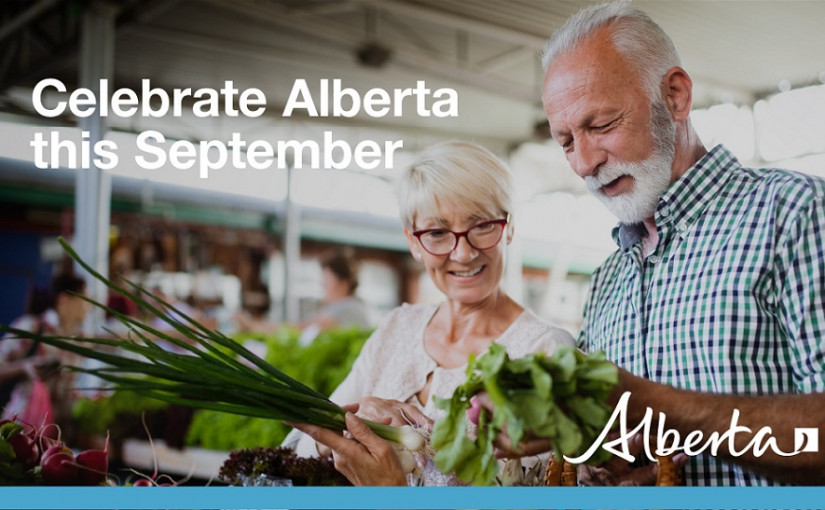 亞省省民9月歡度亞省日